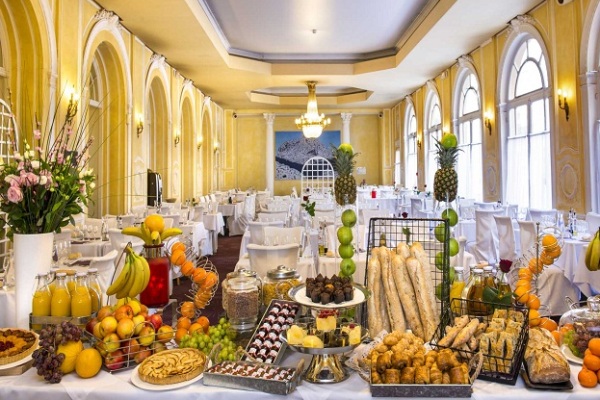 7 thủ thuật kinh doanh buffet sinh lời cho nhà hàng